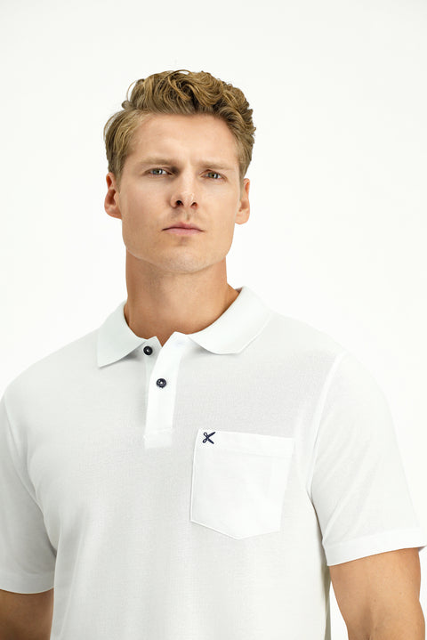 Beyaz Polo Yaka Regular Fit Cepli Nakışlı %100 Pamuk Tişört