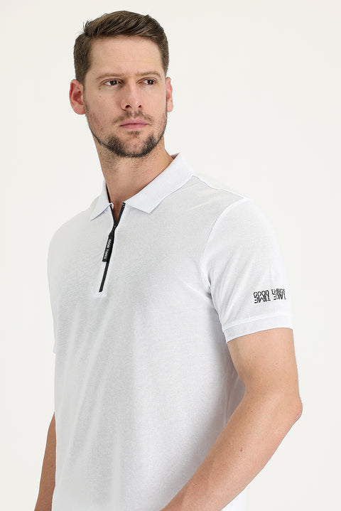 Beyaz Polo Yaka Slim Fit Dar Kesim Fermuarlı Baskılı Pamuk Tişört