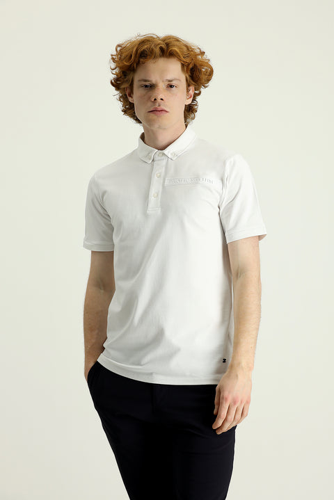 Kırık Beyaz Polo Yaka Slim Fit Dar Kesim Baskılı Pamuklu Tişört