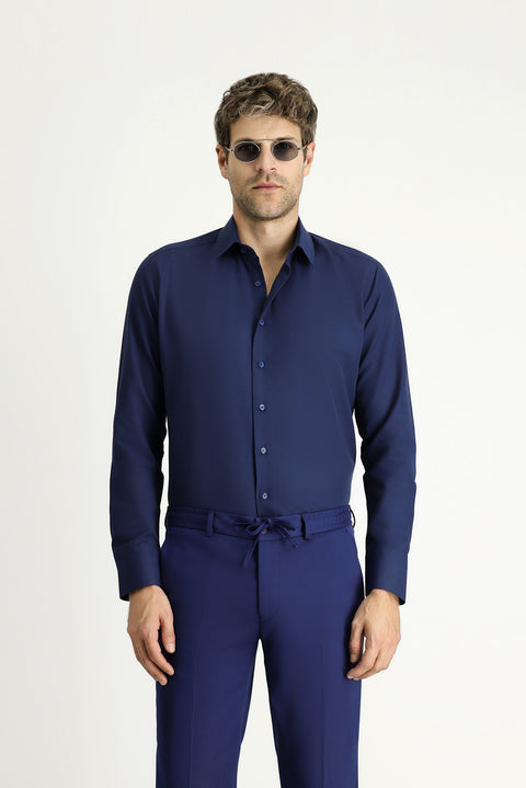 Orta Lacivert Uzun Kollu Slim Fit Dar Kesim Klasik Pamuklu Kolay Ütülenebilir Gömlek