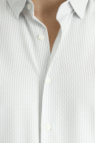 Açık Gri Uzun Kol Slim Fit Dar Kesim Çizgili Pamuklu Kolay Ütülenebilir Düğmeli Yaka Gömlek