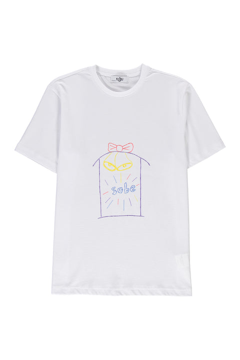 Beyaz SOBE Vakfı Bisiklet Yaka Regular Fit Sobe Yazılı Zil Motifli Pamuk Tişört