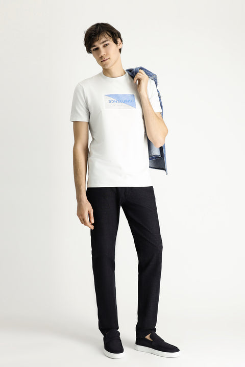 Off-white crew neck slim fit printed cotton t-shirt.
