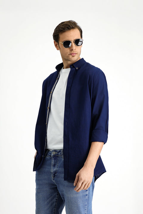 Orta Lacivert Uzun Kol Regular Fit Düğmeli Yaka Keten Görünümlü Spor Pamuk Gömlek