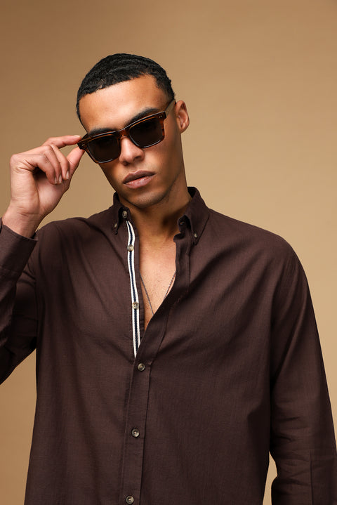 Koyu Kahve Uzun Kol Regular Fit Düğmeli Yaka Keten Görünümlü Spor Pamuk Gömlek