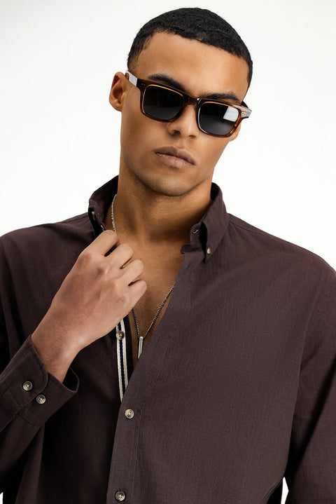 Koyu Kahve Uzun Kol Regular Fit Düğmeli Yaka Keten Görünümlü Spor Pamuk Gömlek