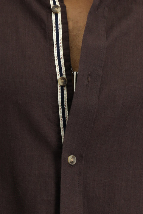 Koyu Kahve Uzun Kol Regular Fit Düğmeli Yaka Keten Görünümlü Spor Pamuk Gömlek