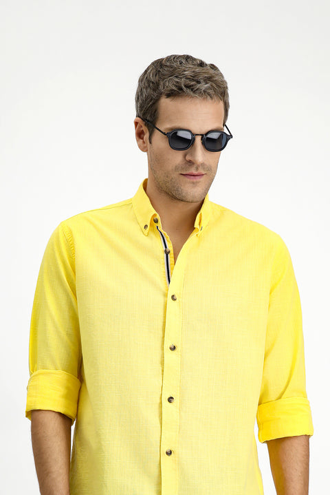 Açık Sarı Uzun Kol Regular Fit Düğmeli Yaka Keten Görünümlü Spor Pamuk Gömlek