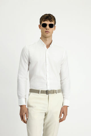  Beyaz Uzun Kol Slim Fit Dar Kesim Pamuklu Keten Düğmeli Yaka Gömlek