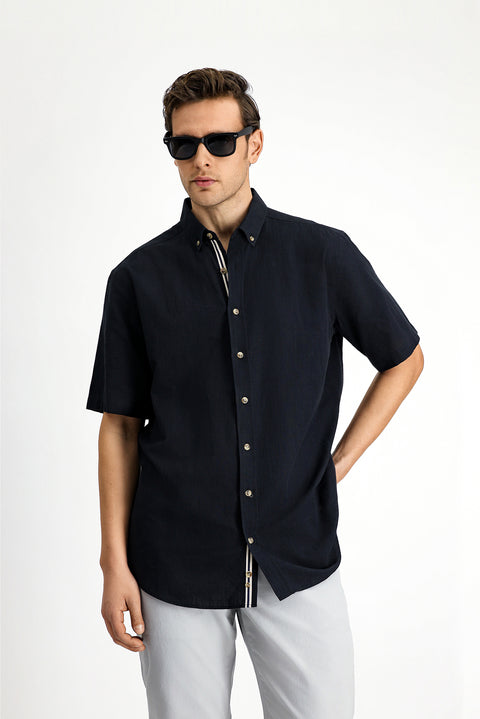 Siyah Kısa Kol Regular Fit Düğmeli Yaka Keten Görünümlü Pamuk Spor Gömlek