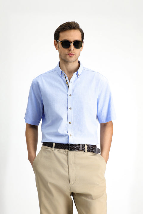 Açık Mavi Kısa Kol Regular Fit Düğmeli Yaka Keten Görünümlü Pamuk Spor Gömlek