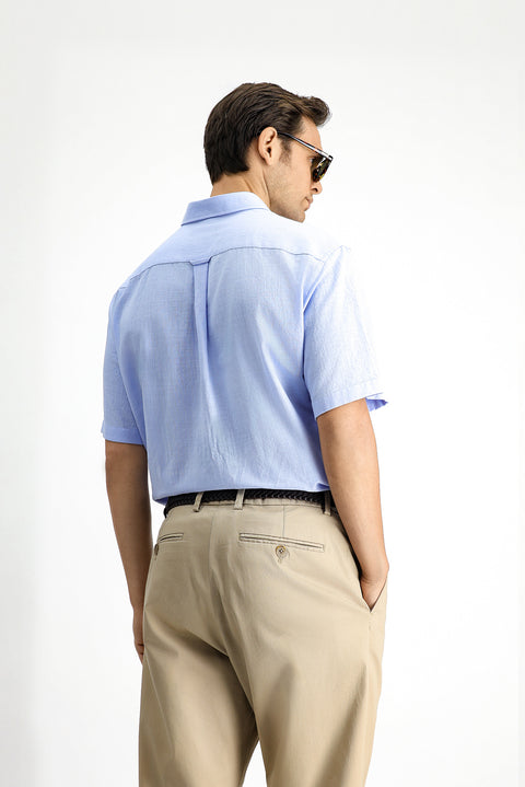 Açık Mavi Kısa Kol Regular Fit Düğmeli Yaka Keten Görünümlü Pamuk Spor Gömlek