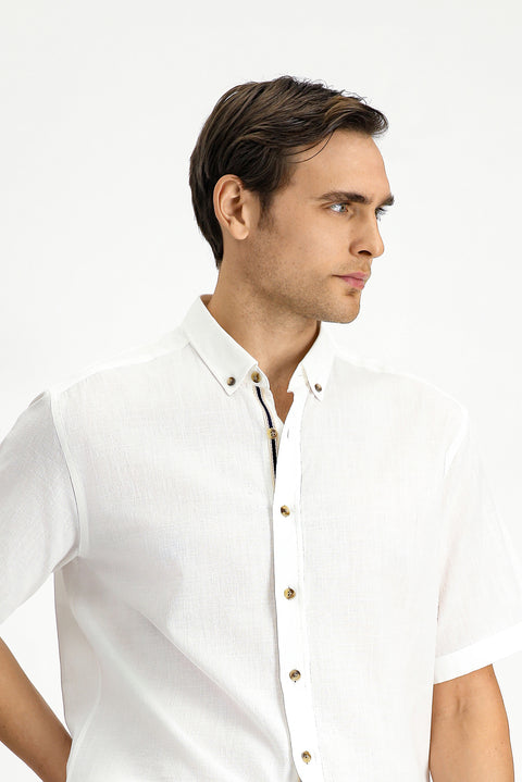 Beyaz Kısa Kol Regular Fit Düğmeli Yaka Keten Görünümlü Pamuk Spor Gömlek