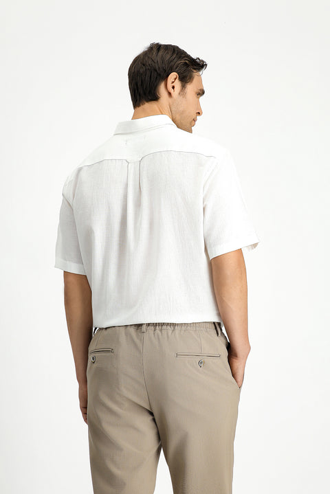Beyaz Kısa Kol Regular Fit Düğmeli Yaka Keten Görünümlü Pamuk Spor Gömlek