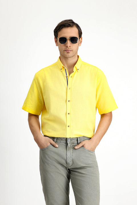 Açık Sarı Kısa Kol Regular Fit Düğmeli Yaka Keten Görünümlü Pamuk Spor Gömlek