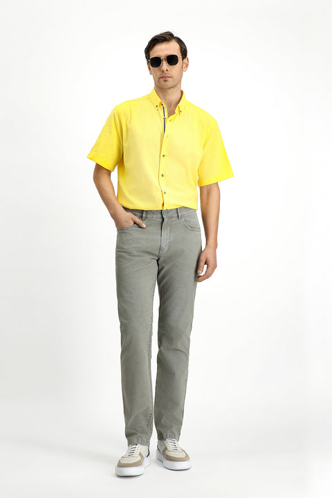 Açık Sarı Kısa Kol Regular Fit Düğmeli Yaka Keten Görünümlü Pamuk Spor Gömlek