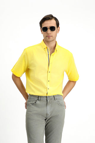  Açık Sarı Kısa Kol Regular Fit Düğmeli Yaka Keten Görünümlü Pamuk Spor Gömlek