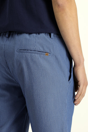 İndigo Regular Fit Likralı Çizgili Pileli Gofre Bermuda Şort