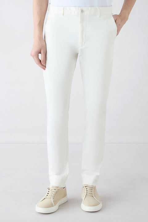 Kırık Beyaz Relaxed Fit Rahat Kesim Lyocell Karışımlı Yan Cepli Kanvas / Chino Pantolon