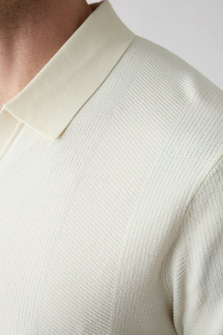  Ekru Düğmesiz Polo Yaka Regular Fit Desenli Örme Tişört