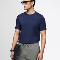 Orta Lacivert Bisiklet Yaka Slim Fit Yumuşak Dokulu Pamuklu Likralı Esnek Tişört