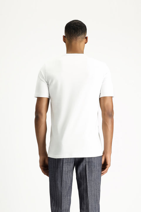 Beyaz Bisiklet Yaka Slim Fit Yumuşak Dokulu Pamuklu Likralı Esnek Tişört