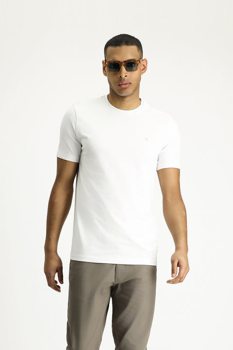 Beyaz Bisiklet Yaka Slim Fit Yumuşak Dokulu Pamuklu Likralı Esnek Tişört